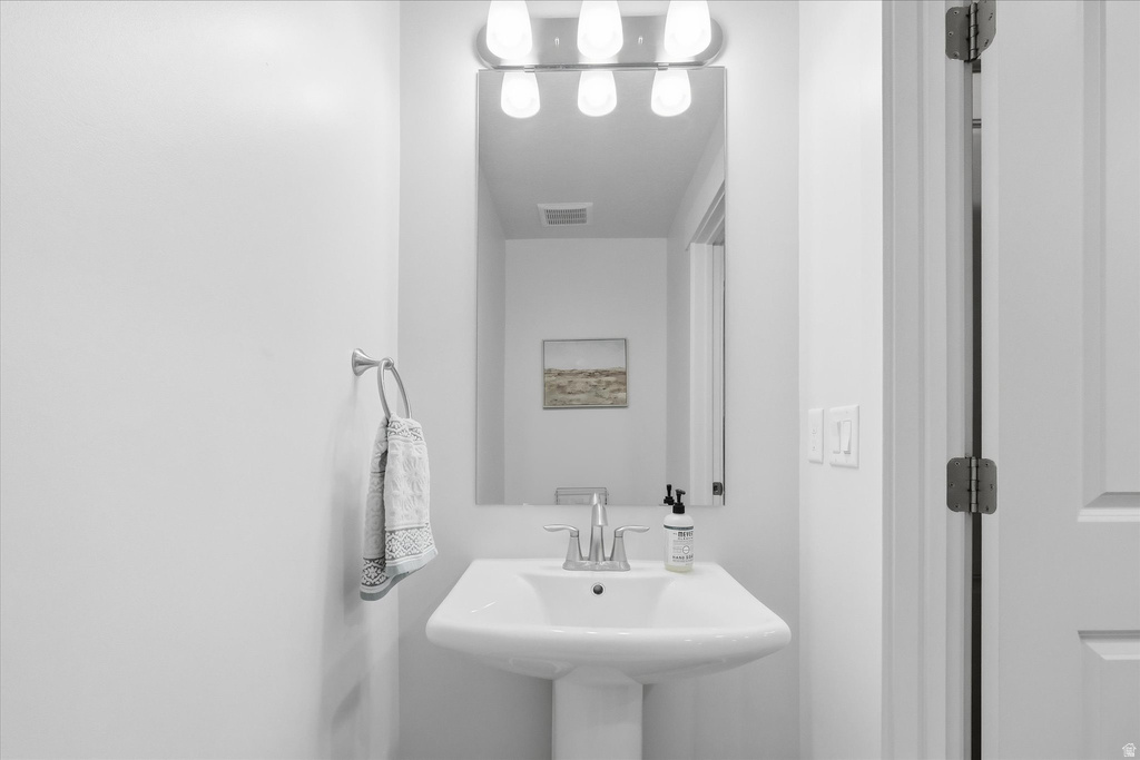 1564 E 460 S Hyrum, UT 84319