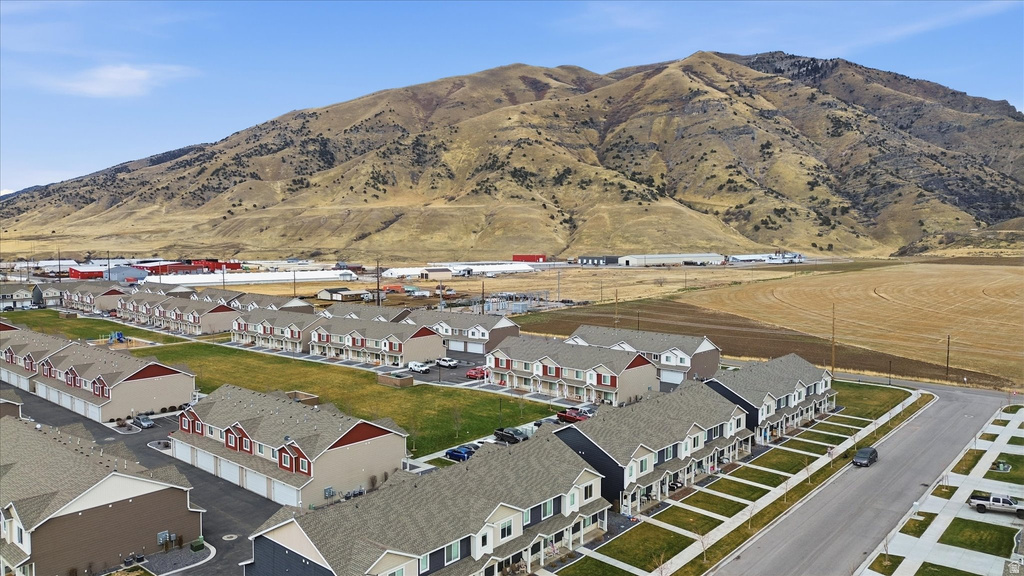 1564 E 460 S Hyrum, UT 84319