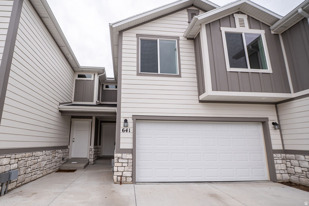 641 S PLUM CREEK LN Ogden, UT 84404
