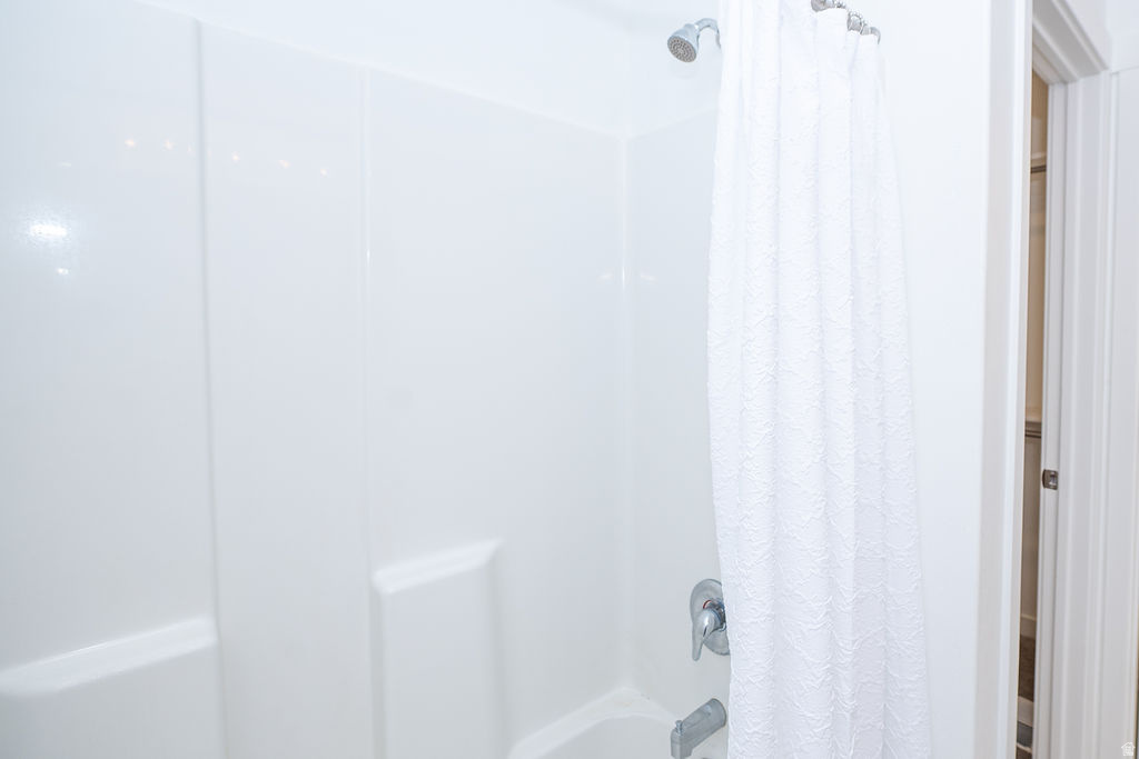 641 S PLUM CREEK LN Ogden, UT 84404