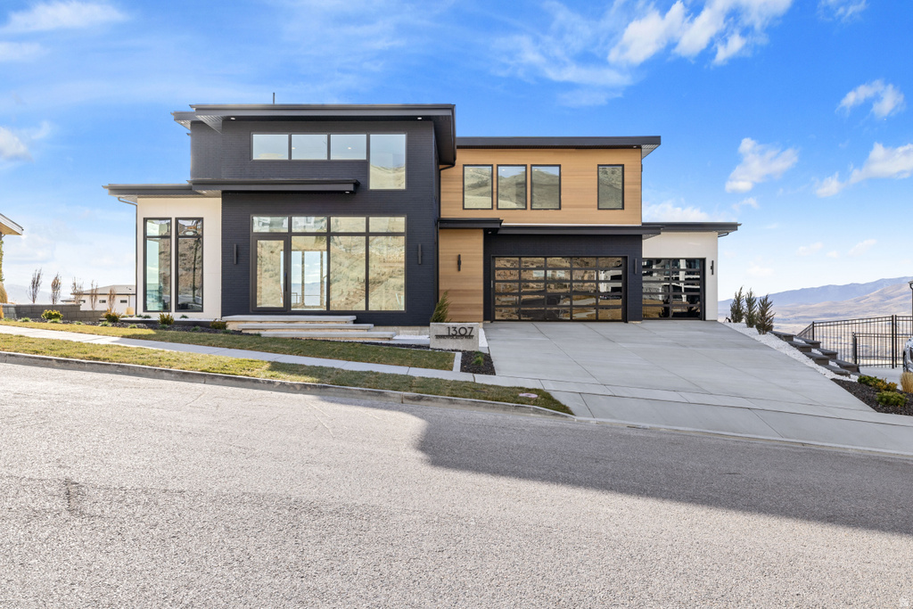 1307 W ANNUVOLATO WAY Lehi, UT 84043