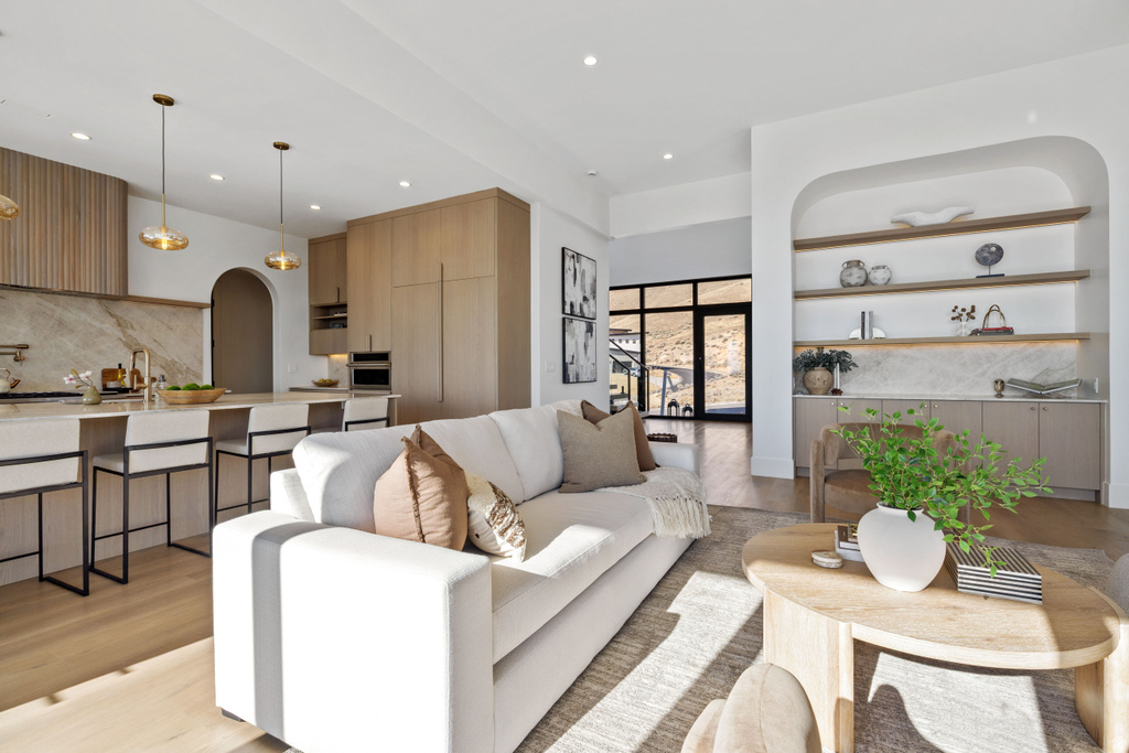 1307 W ANNUVOLATO WAY Lehi, UT 84043