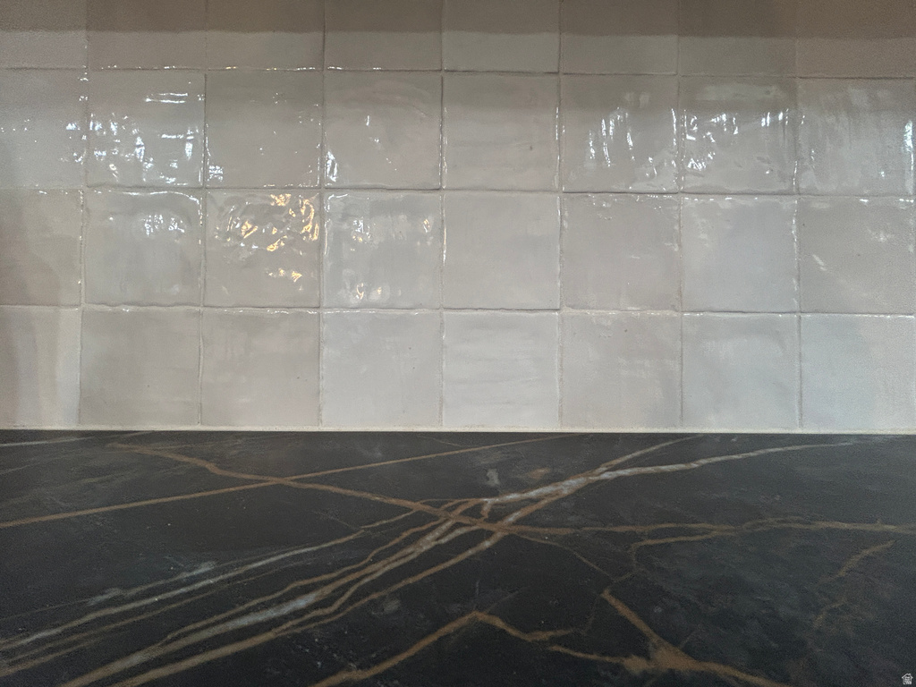 16 W 780 S Centerville, UT 84014