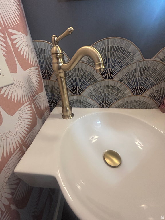 16 W 780 S Centerville, UT 84014