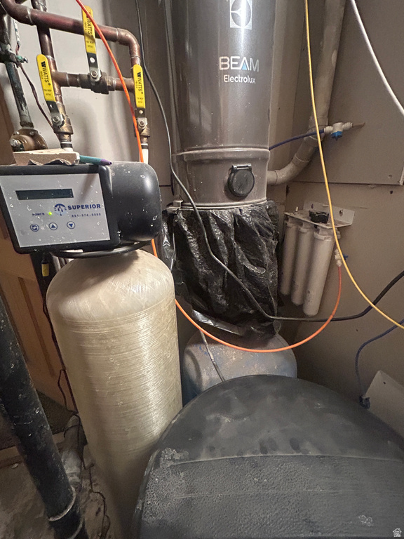 16 W 780 S Centerville, UT 84014