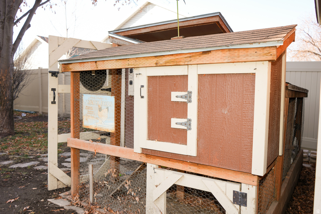 16 W 780 S Centerville, UT 84014