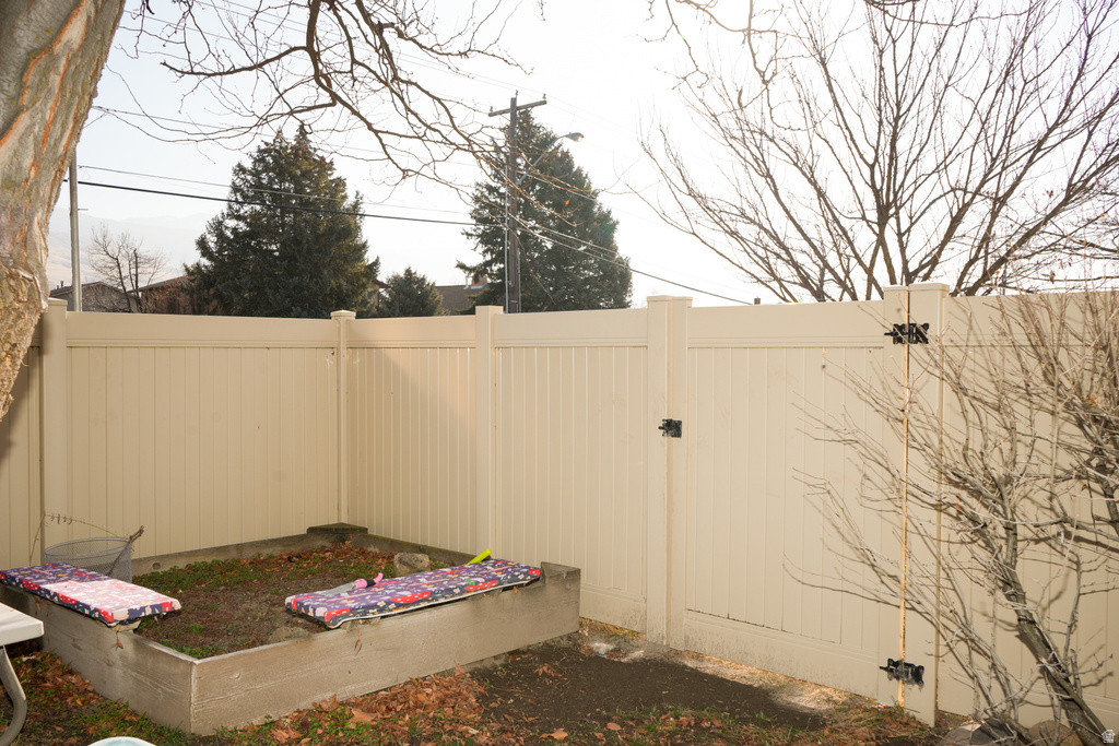 16 W 780 S Centerville, UT 84014