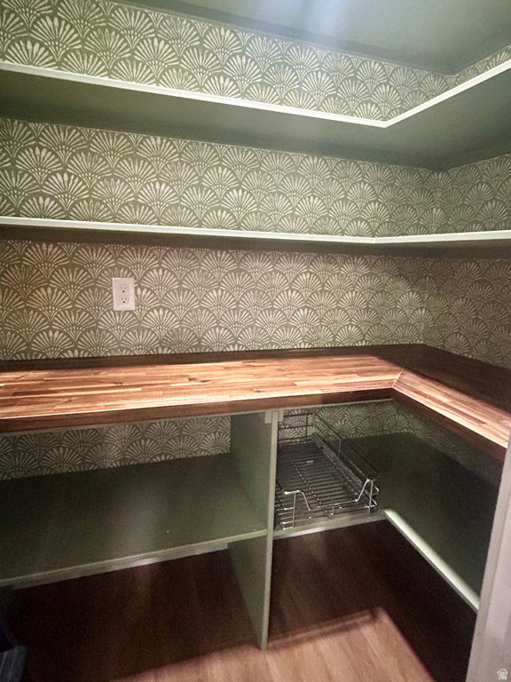 16 W 780 S Centerville, UT 84014