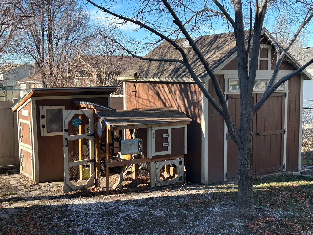 16 W 780 S Centerville, UT 84014