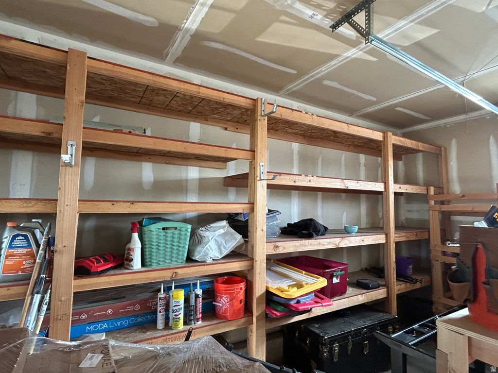 16 W 780 S Centerville, UT 84014