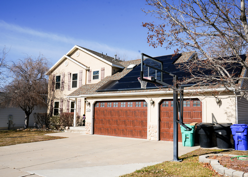 16 W 780 S Centerville, UT 84014