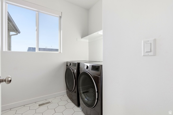 2059 N 3000 W Plain City, UT 84404