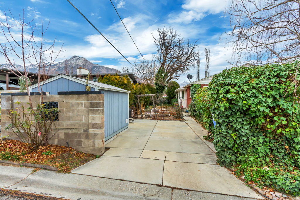 4182 S LYNNE LN Holladay, UT 84124