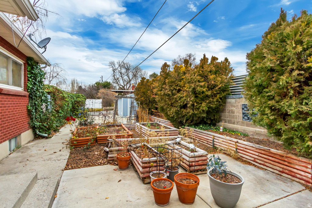 4182 S LYNNE LN Holladay, UT 84124