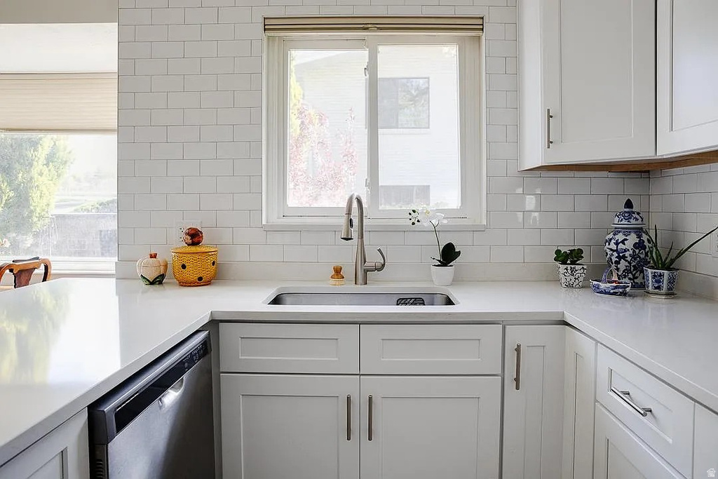 4182 S LYNNE LN Holladay, UT 84124