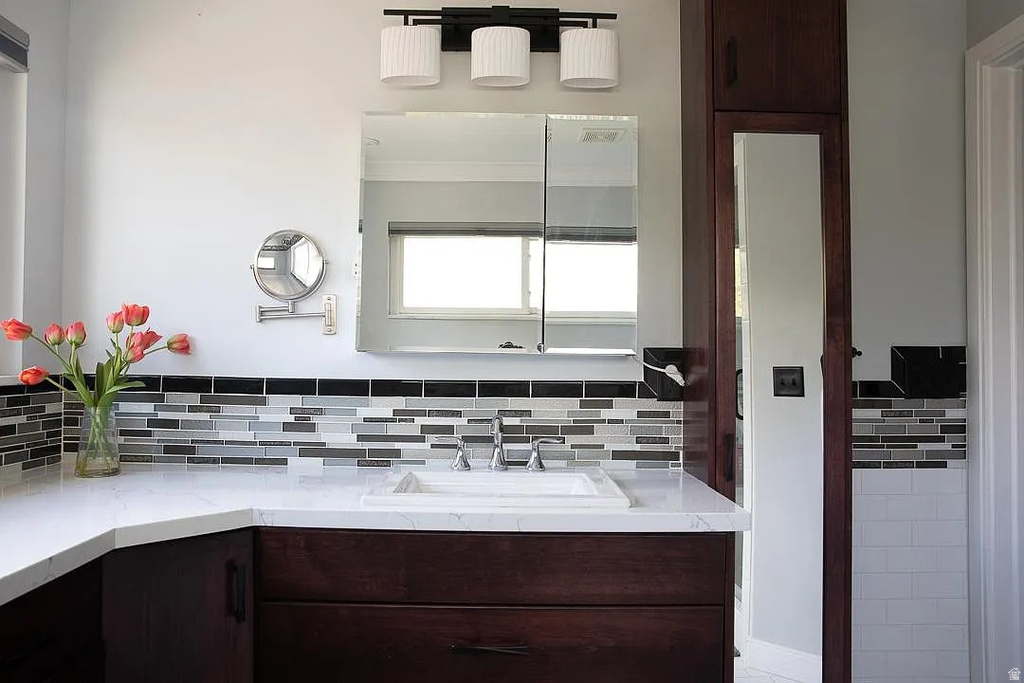 4182 S LYNNE LN Holladay, UT 84124