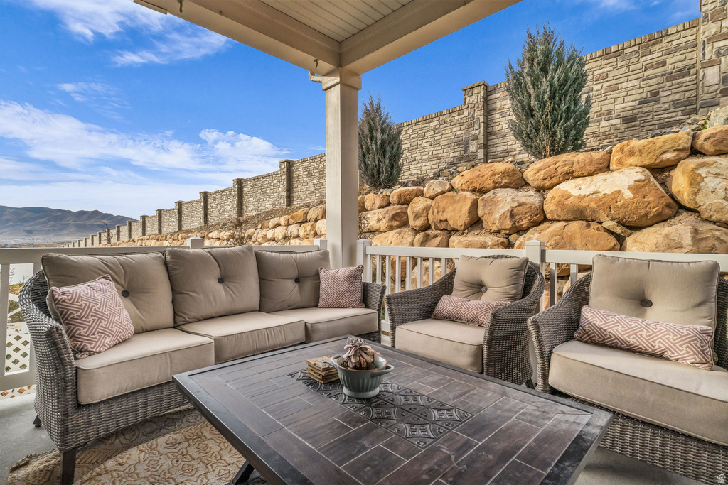 2103 N ELDERBERRY DR Saratoga Springs, UT 84045