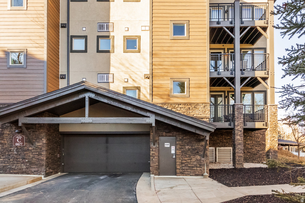 6677 N 2200 W #C204 Park City, UT 84098