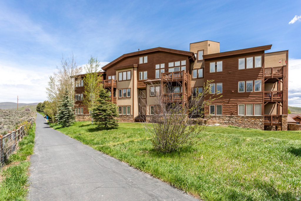 6677 N 2200 W #C204 Park City, UT 84098