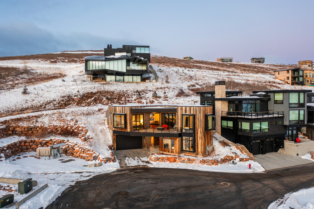 8452 E SPRING RD Eden, UT 84310