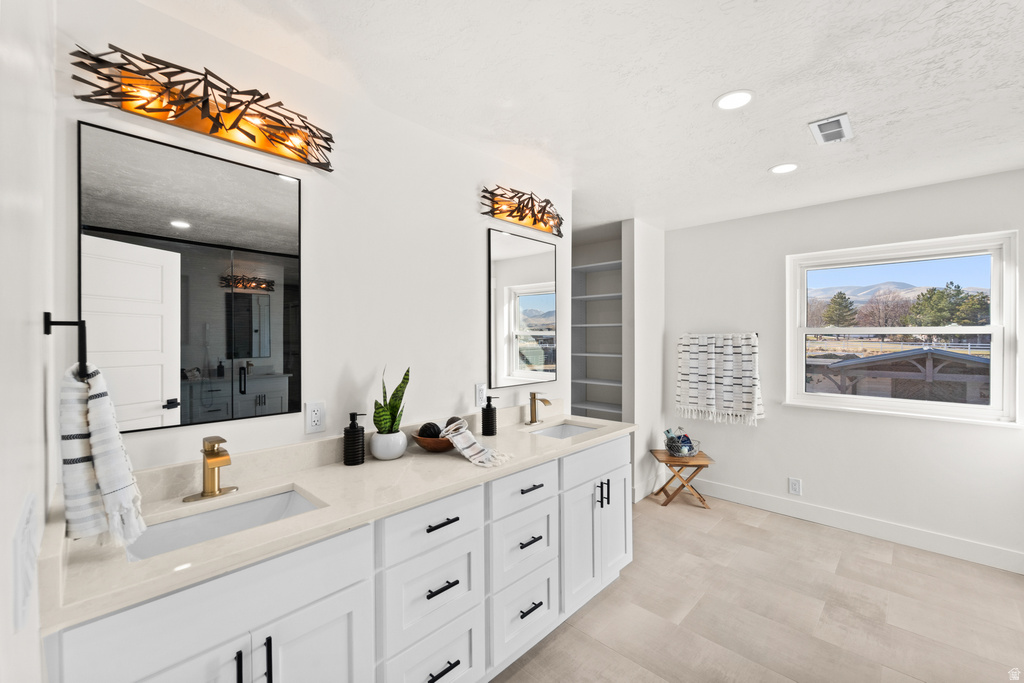 15258 S MOUNTAINSIDE DR Bluffdale, UT 84065