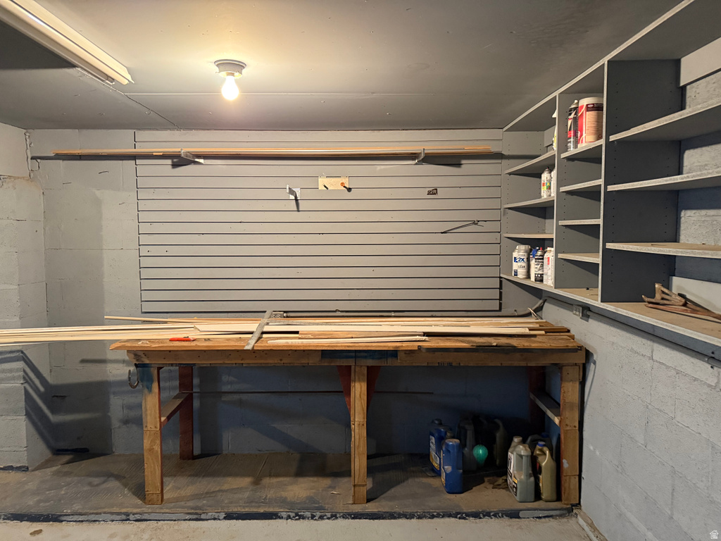 2932 S ARTHUR American Falls, ID 83211