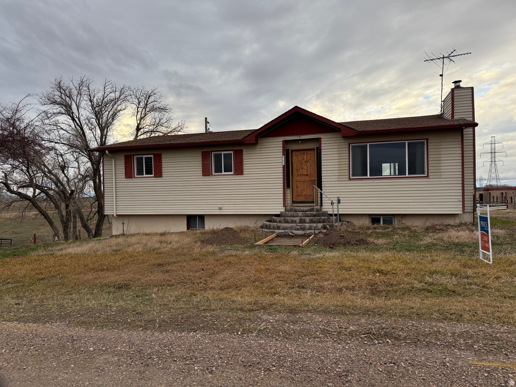 2932 S ARTHUR American Falls, ID 83211