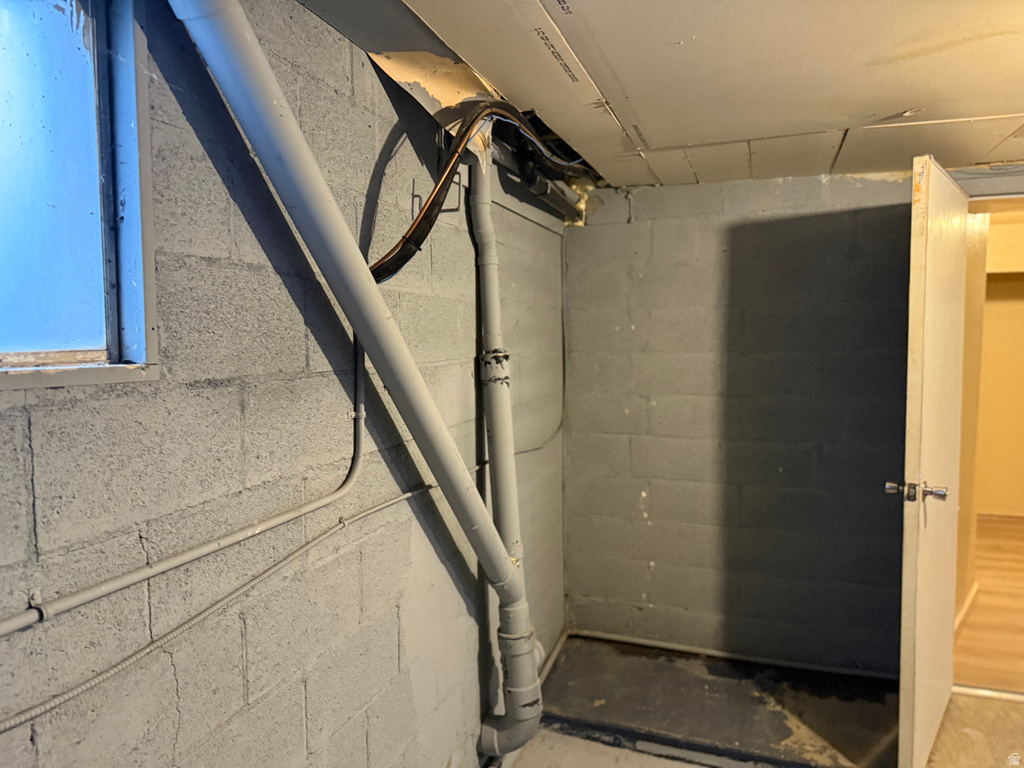 2932 S ARTHUR American Falls, ID 83211