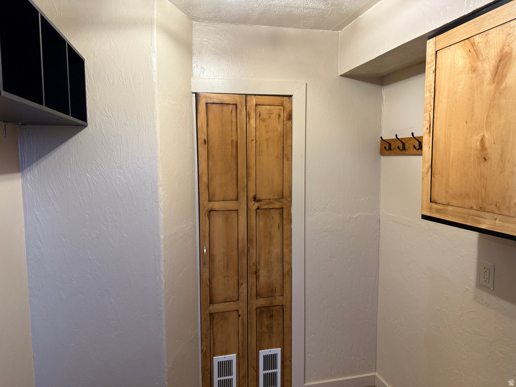 2932 S ARTHUR American Falls, ID 83211