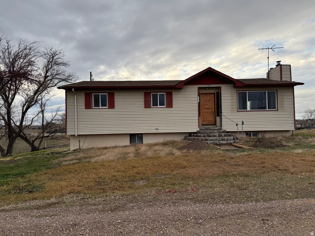 2932 S ARTHUR American Falls, ID 83211