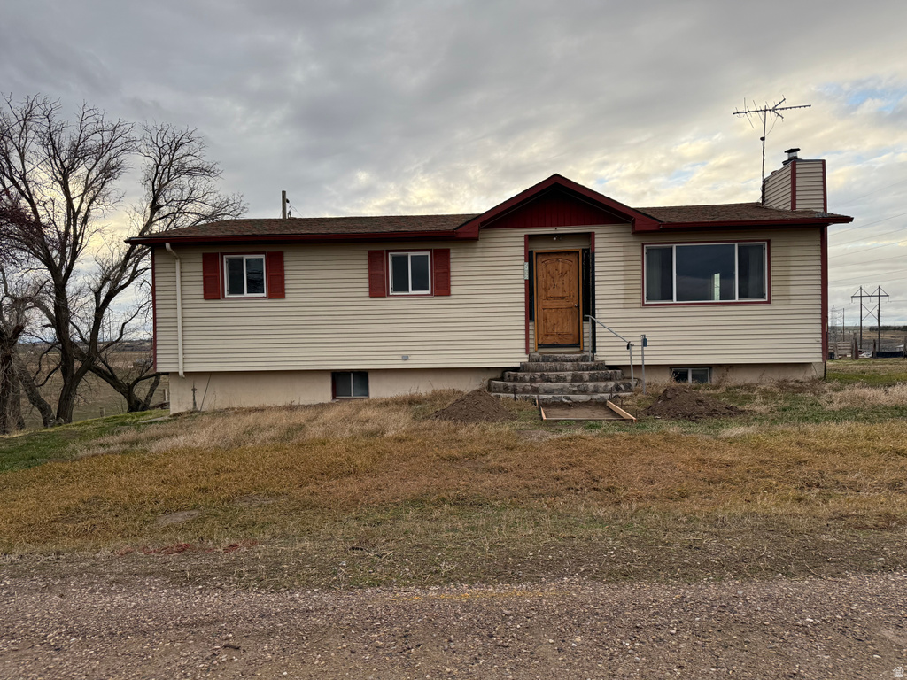 2932 S ARTHUR American Falls, ID 83211