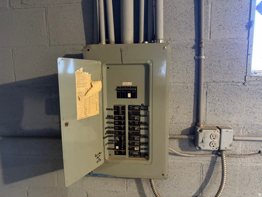 2932 S ARTHUR American Falls, ID 83211