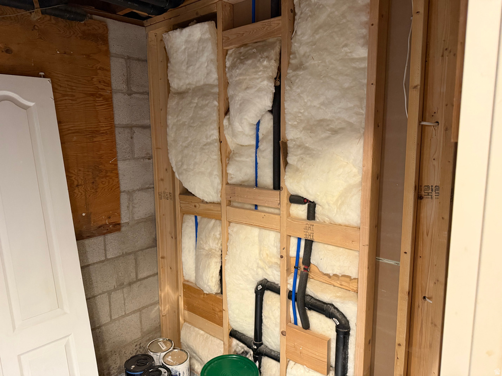 2932 S ARTHUR American Falls, ID 83211