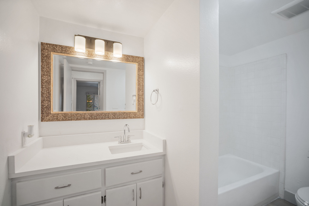 88 W 50 S #Q17 Centerville, UT 84014