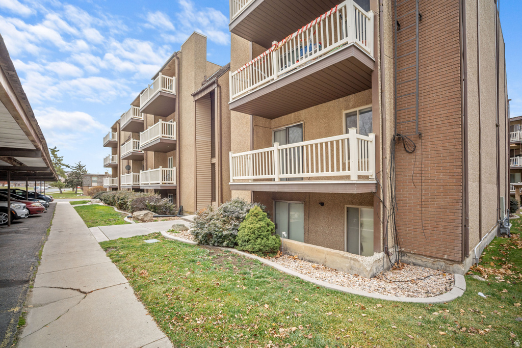 88 W 50 S #Q17 Centerville, UT 84014