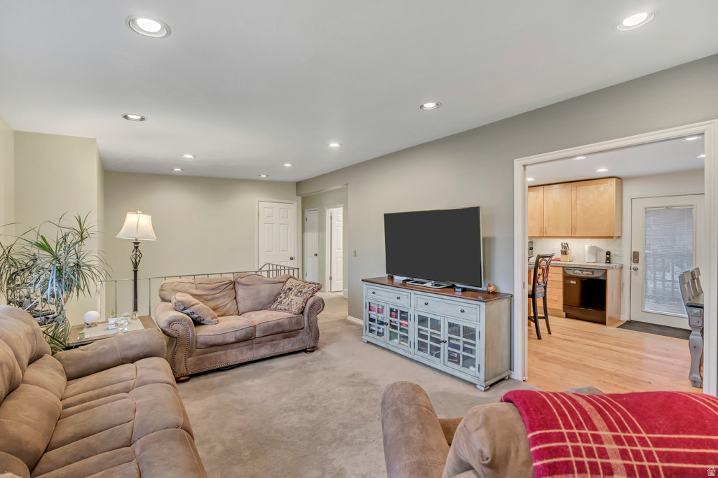 6386 W HIGATE AVE West Valley City, UT 84128