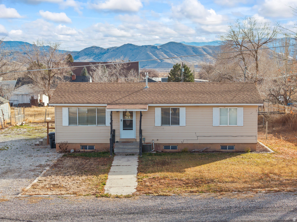 35 W 200 N Aurora, UT 84620