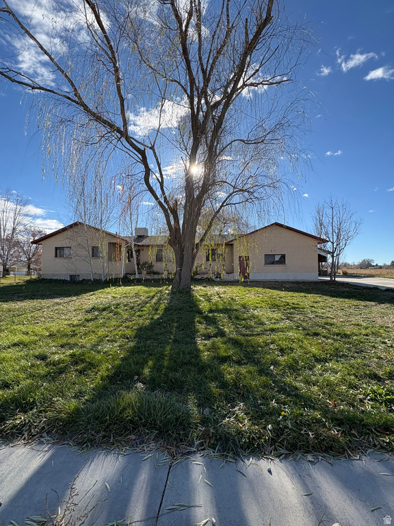5577 W 4000 S Hooper, UT 84315
