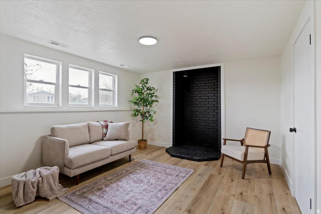 1212 N VIRGINIA AVE Harrisville, UT 84404