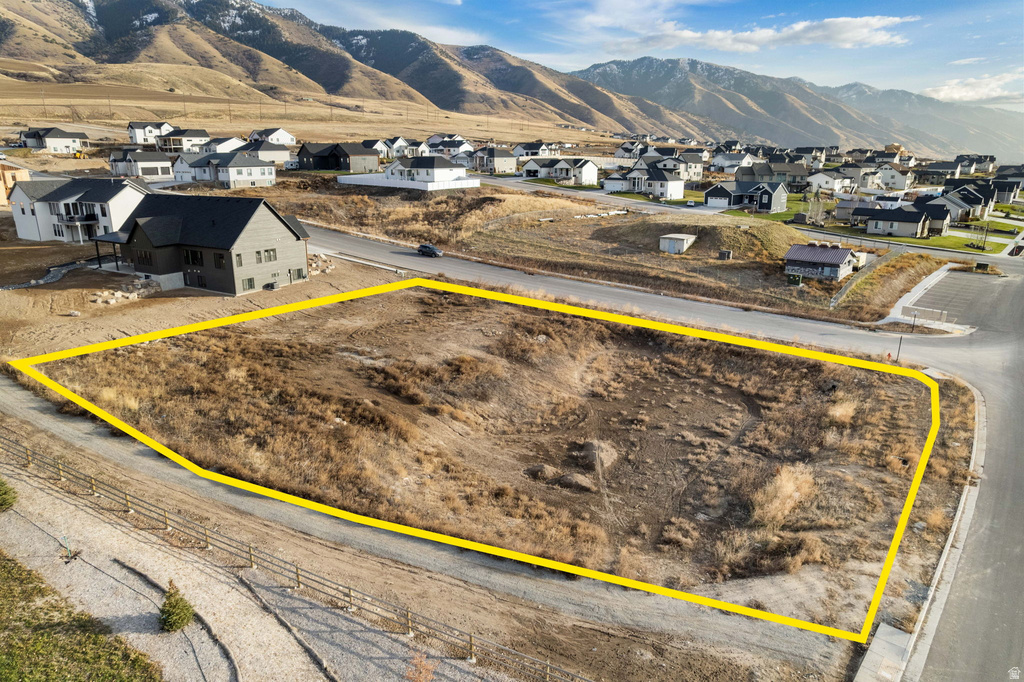 1025 S 200 W Hyde Park, UT 84318