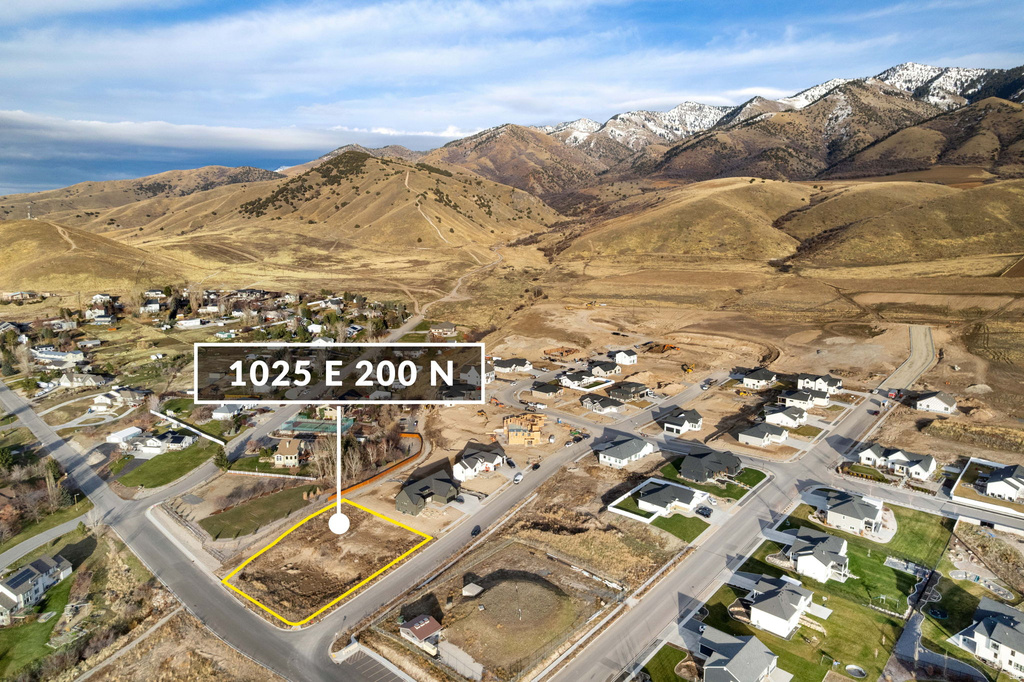 1025 S 200 W Hyde Park, UT 84318