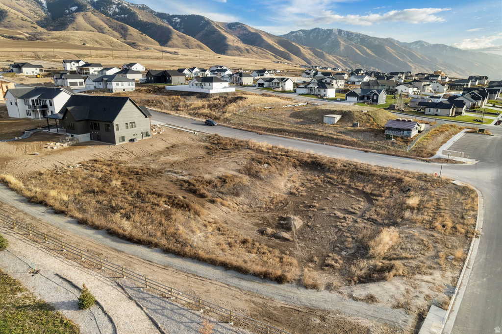 1025 S 200 W Hyde Park, UT 84318