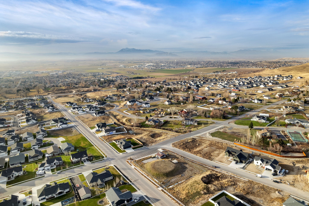 1025 S 200 W Hyde Park, UT 84318