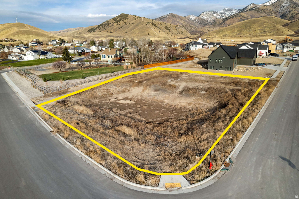 1025 S 200 W Hyde Park, UT 84318