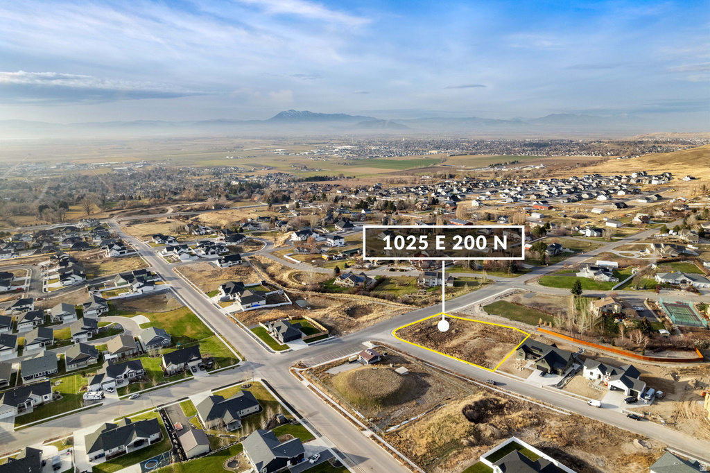 1025 S 200 W Hyde Park, UT 84318