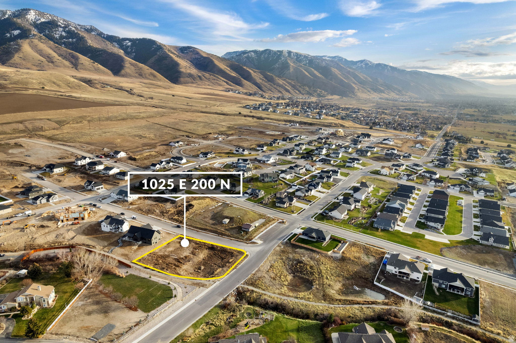 1025 S 200 W Hyde Park, UT 84318