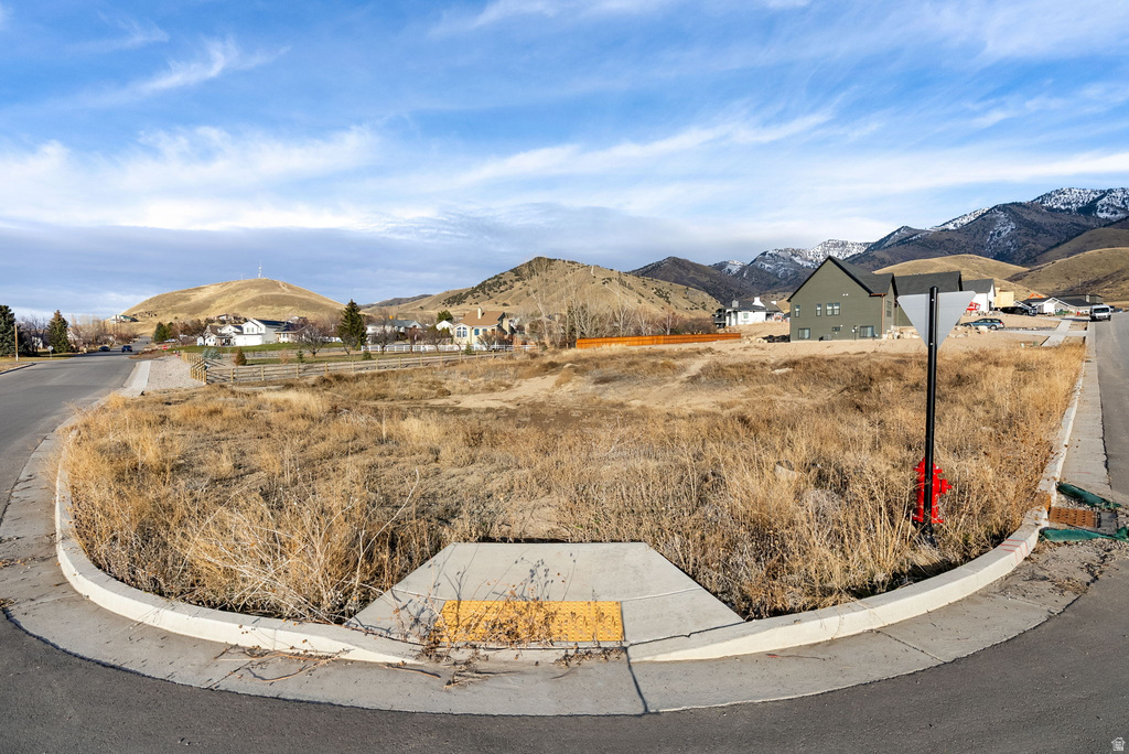 1025 S 200 W Hyde Park, UT 84318