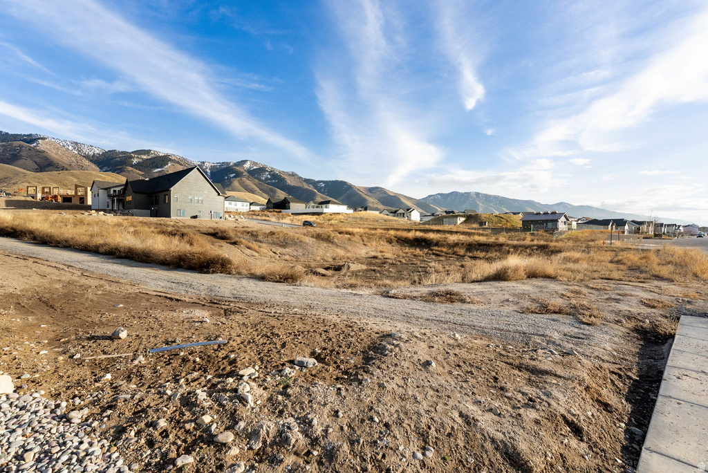 1025 S 200 W Hyde Park, UT 84318