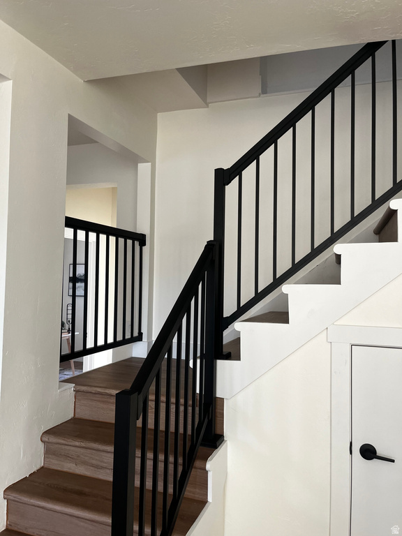 2832 S MONROE Ogden, UT 84401