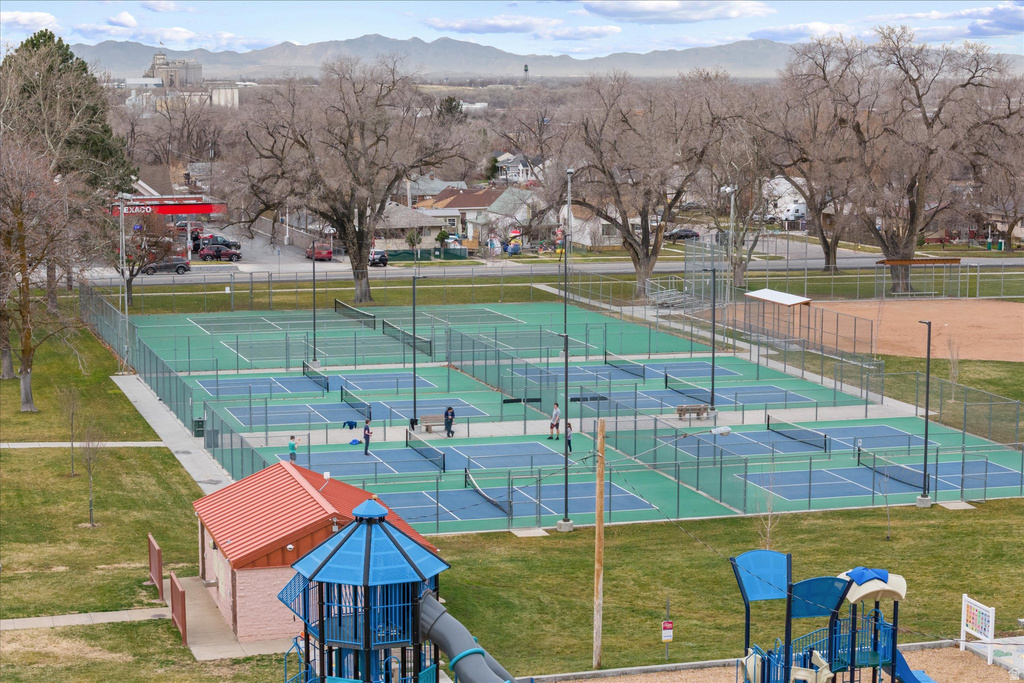 2832 S MONROE Ogden, UT 84401